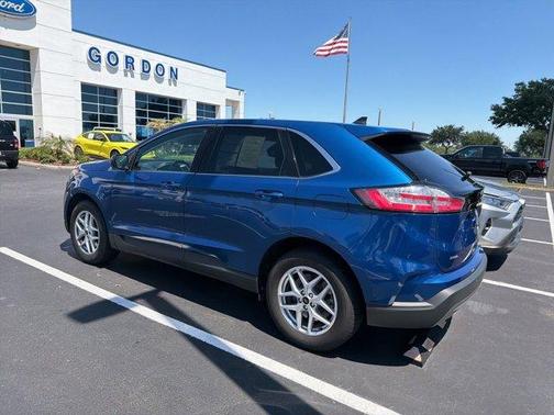 Blue Metallic 2024 Ford Edge SEL