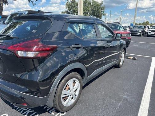 2021 Nissan Kicks S