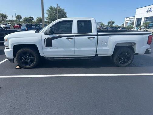2017 Chevrolet Silverado 1500 Custom