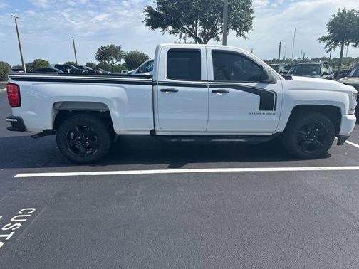 2017 Chevrolet Silverado 1500 Custom