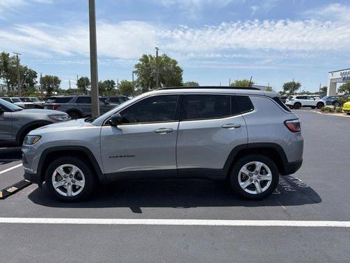 Billet Silver Metallic Clearcoat 2023 Jeep Compass Latitude
