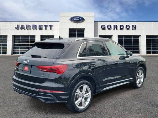 Mythos Black Metallic 2022 Audi Q3 45 S line Premium