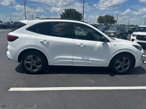 Oxford White 2023 Ford Escape ST-Line