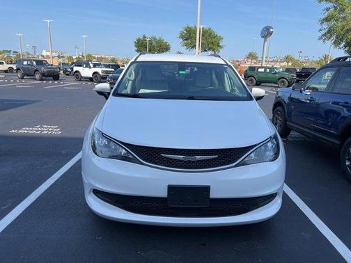 2021 Chrysler Voyager LXI