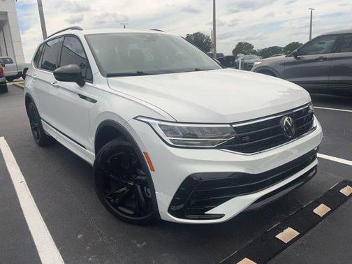 Opal White Pearl Effect 2024 Volkswagen Tiguan 2.0T SE R-Line Black