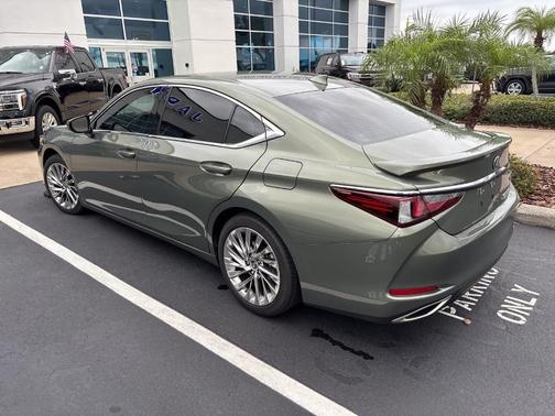 2023 Lexus ES 350 Ultra Luxury