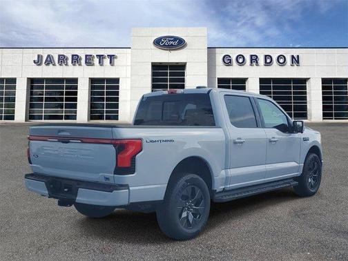 2025 Ford F-150 Lightning LARIAT