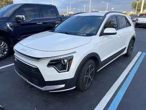 2024 Kia Niro LX