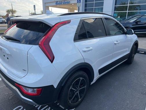 2024 Kia Niro LX