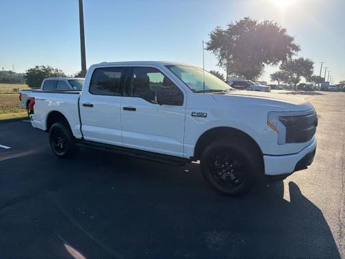 Oxford White 2025 Ford F-150 Lightning XLT
