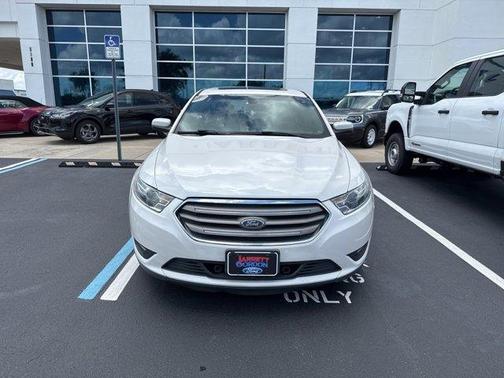 2016 Ford Taurus SEL