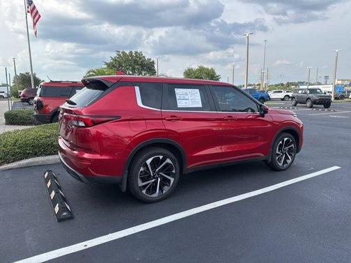 2023 Mitsubishi Outlander SE