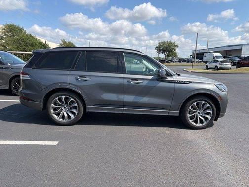 Gray Metallic 2025 Lincoln Aviator Premiere