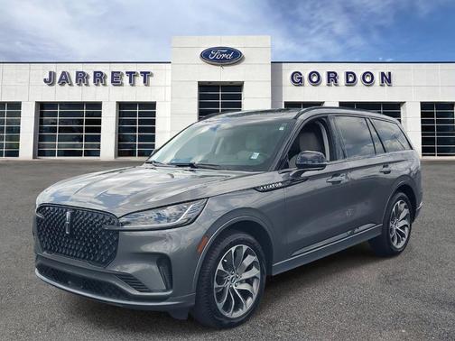Gray Metallic 2025 Lincoln Aviator Premiere