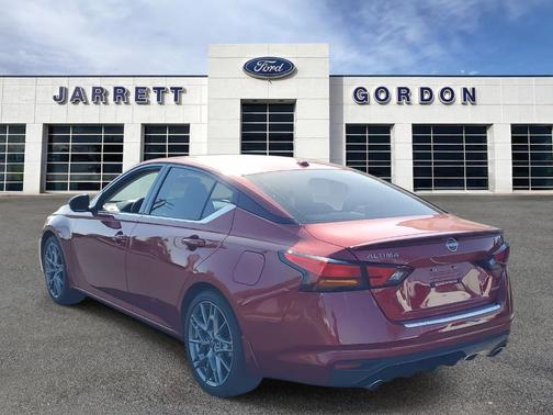 2023 Nissan Altima 2.0 SR