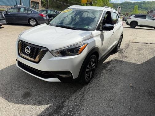 2019 Nissan Kicks SR