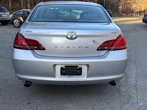 2008 Toyota Avalon XLS