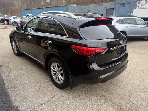 2010 INFINITI FX35 Base