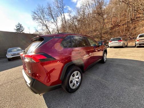2020 Toyota RAV4 LE