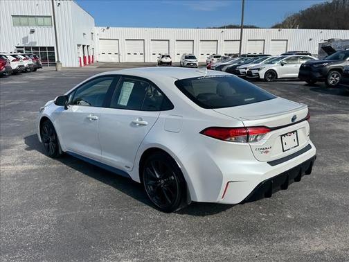 2024 Toyota Corolla Hybrid SE