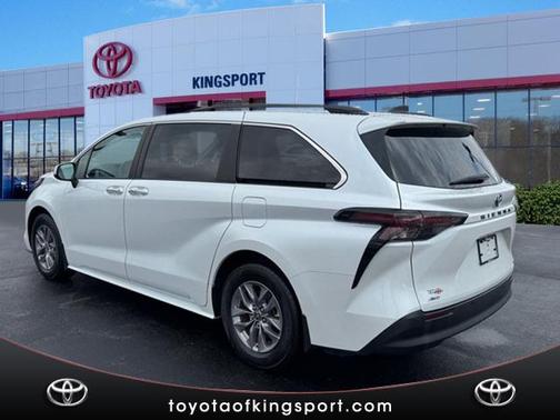 2023 Toyota Sienna XLE 7 Passenger