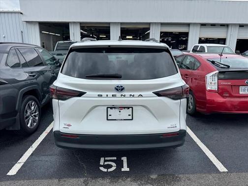 2023 Toyota Sienna XLE 7 Passenger