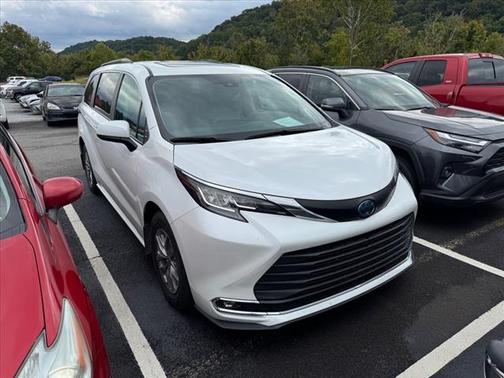 2023 Toyota Sienna XLE 7 Passenger