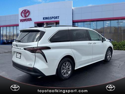 2023 Toyota Sienna XLE 7 Passenger
