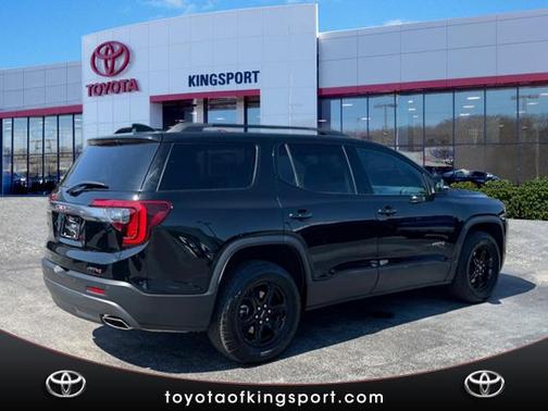 2023 GMC Acadia AWD AT4