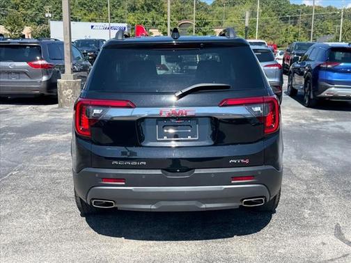 2023 GMC Acadia AWD AT4