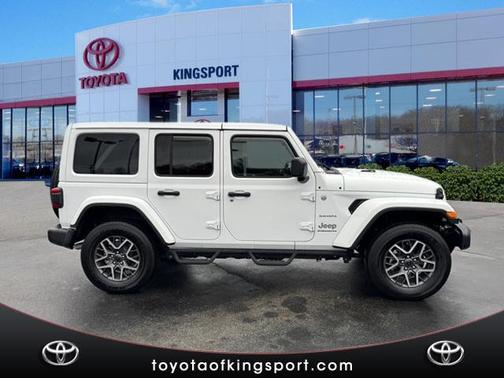 2024 Jeep Wrangler 4-Door Sahara 4x4