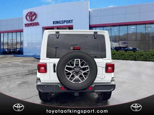 2024 Jeep Wrangler 4-Door Sahara 4x4