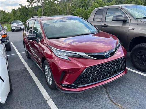 2023 Toyota Sienna XSE 7 Passenger