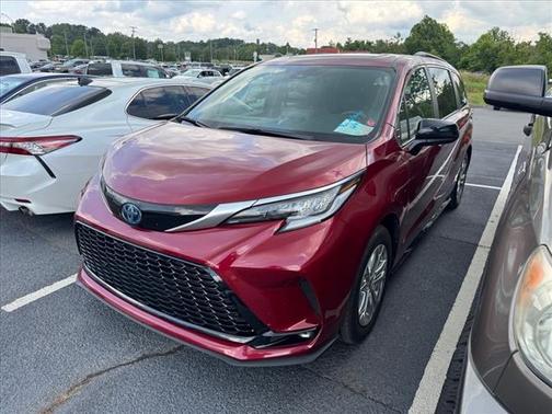 2023 Toyota Sienna XSE 7 Passenger