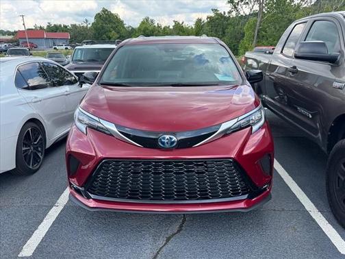 2023 Toyota Sienna XSE 7 Passenger
