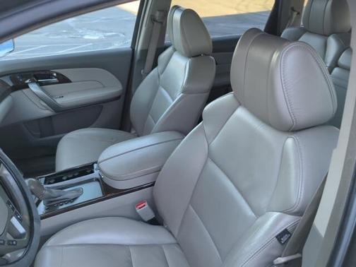 Photo 3 of 4 of 2011 Acura MDX 3.7L Technology