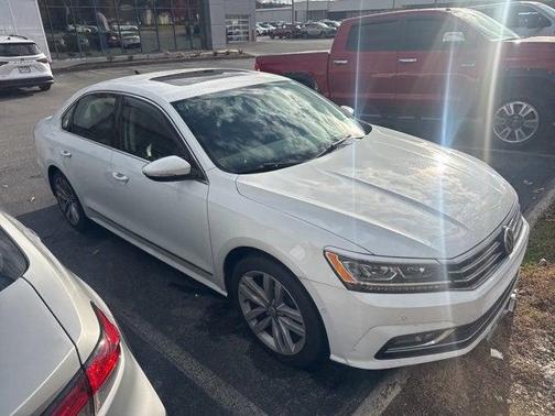 2017 Volkswagen Passat 1.8T SEL Premium