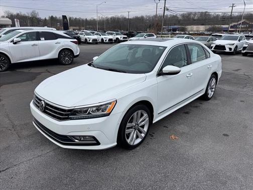 2017 Volkswagen Passat 1.8T SEL Premium