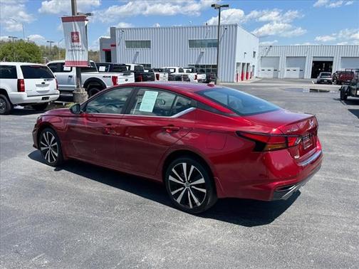 2022 Nissan Altima 2.5 SR