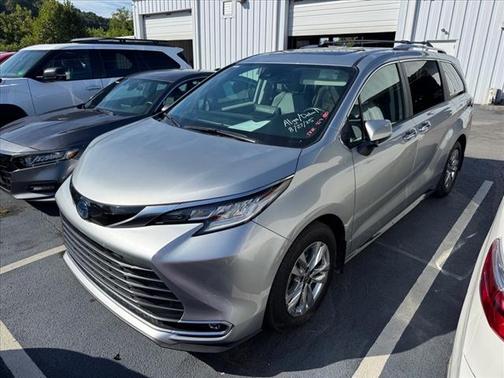2024 Toyota Sienna Limited 7-Passenger