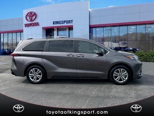 2023 Toyota Sienna Platinum 7 Passenger