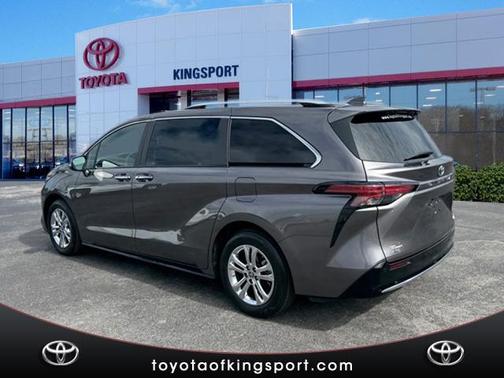 2023 Toyota Sienna Platinum 7 Passenger