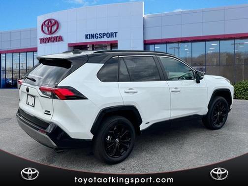 2024 Toyota RAV4 Hybrid SE