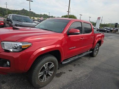 2017 Toyota Tacoma TRD Sport