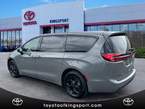 2023 Chrysler Pacifica Hybrid Touring L