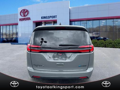 2023 Chrysler Pacifica Hybrid Touring L
