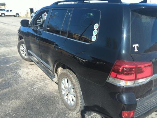 2018 Toyota Land Cruiser Base