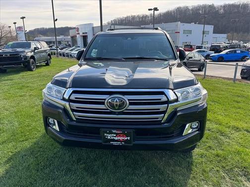 2018 Toyota Land Cruiser Base