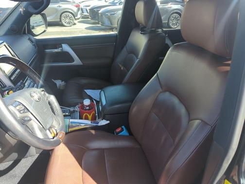 2018 Toyota Land Cruiser Base