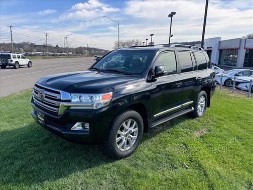 2018 Toyota Land Cruiser Base